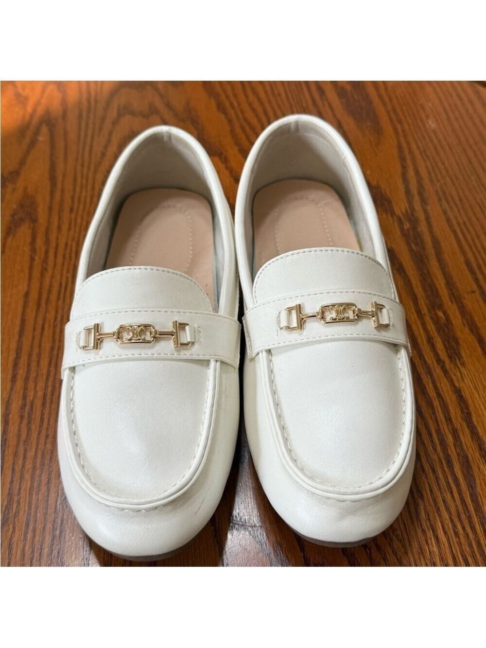 Women’s Cream Loafers With Gold Horse Bit Detail Size 9 - Picture 2 of 8